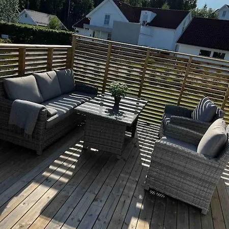 Nytt Hus I Fredfullt Nabolag Villa *