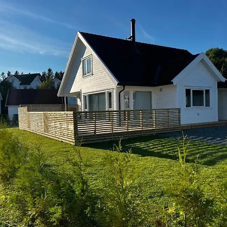 Nytt Hus I Fredfullt Nabolag Villa *