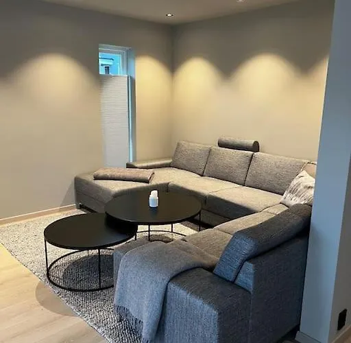 Nytt Hus I Fredfullt Nabolag Villa