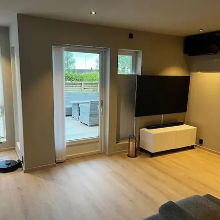 别墅 Nytt Hus I Fredfullt Nabolag