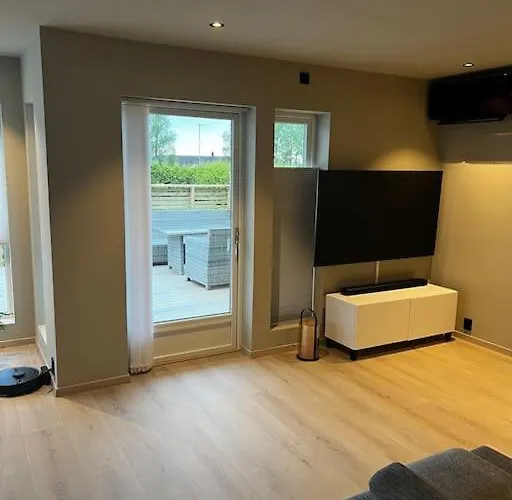 Villaer Nytt Hus I Fredfullt Nabolag