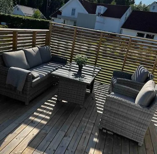 Nytt Hus I Fredfullt Nabolag Villaer *
