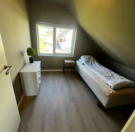 Villaer Nytt Hus I Fredfullt Nabolag Verdalsora