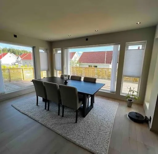 Nytt Hus I Fredfullt Nabolag *